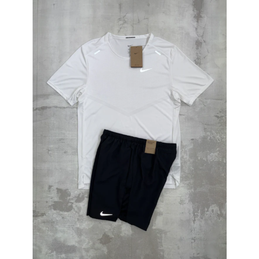 Nike Rise365 Set White T-Shirt & shorts